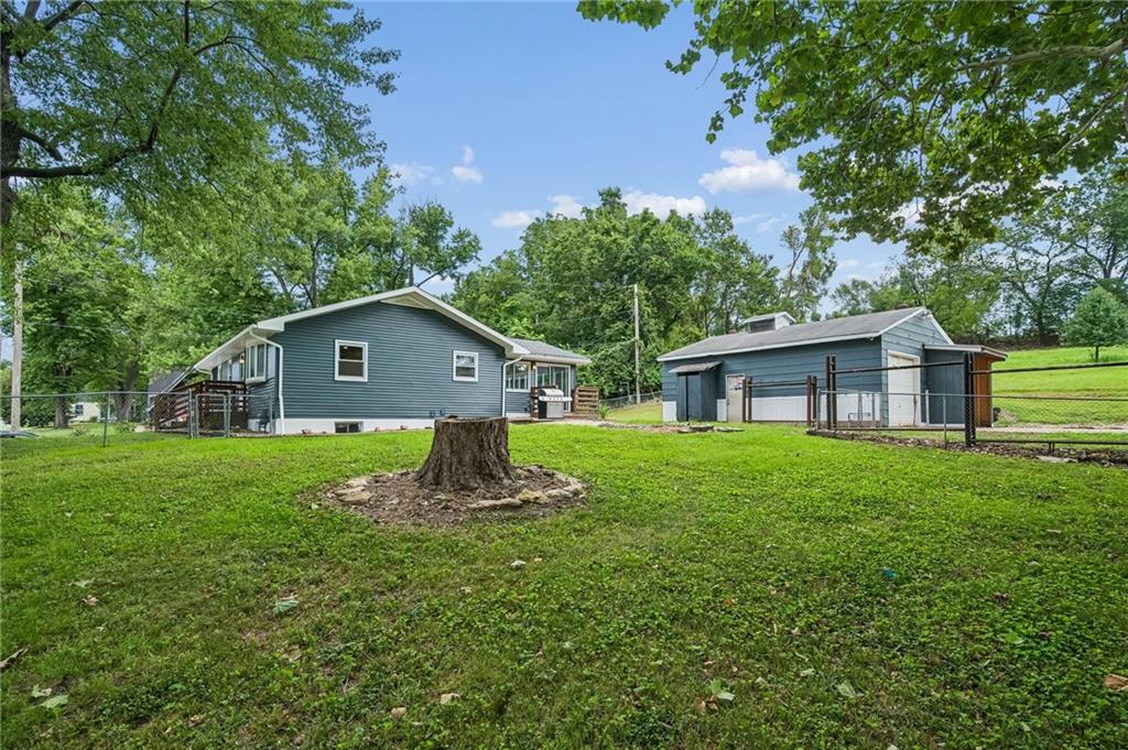 2nd image of 3741 N Brighton Ave, Kansas City, MO 64117 | MLS# 2637286