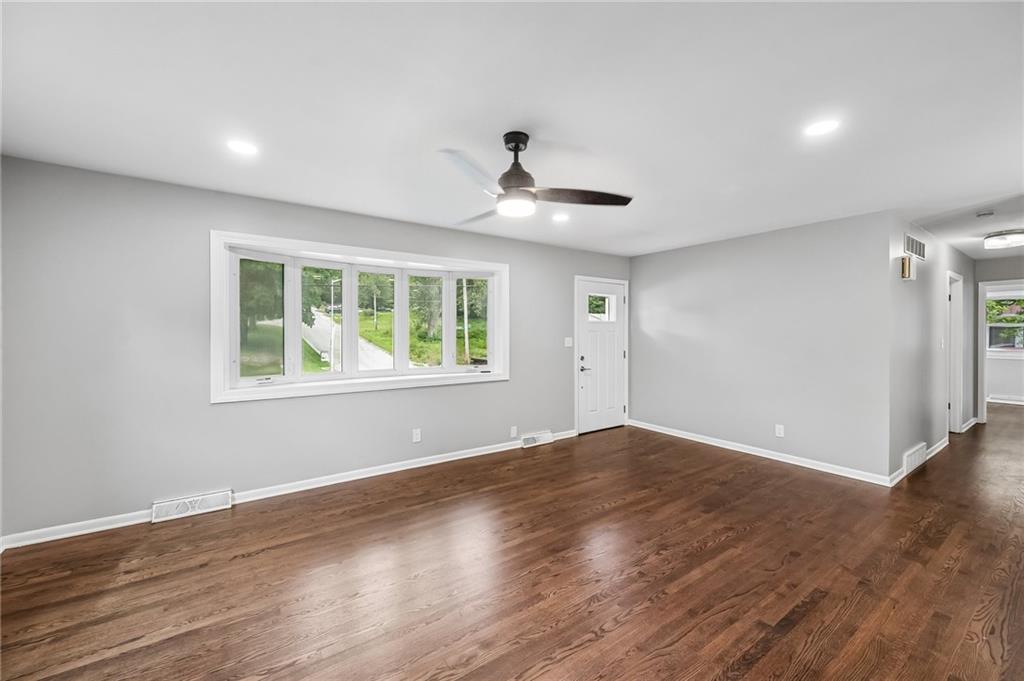 5th image of 3741 N Brighton Ave, Kansas City, MO 64117 | MLS# 2637286