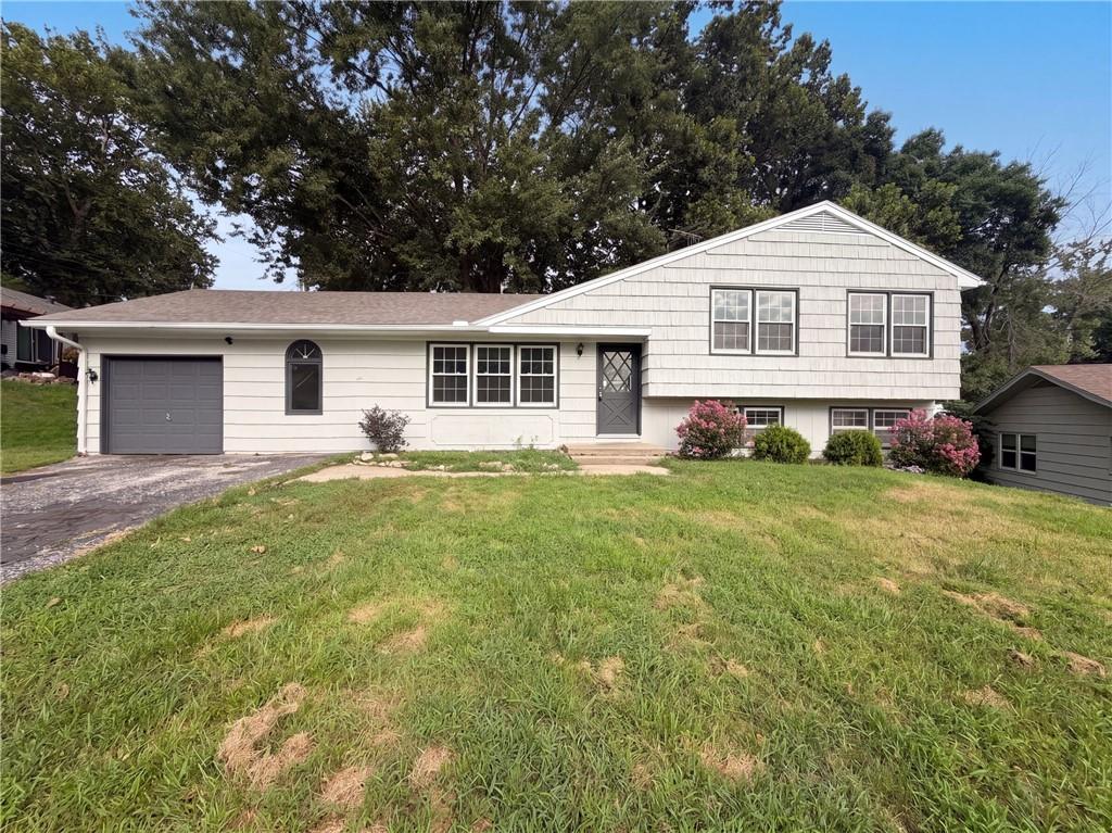 1st image of 12904 E 54th St, Kansas City, MO 64133 | MLS# 2637289