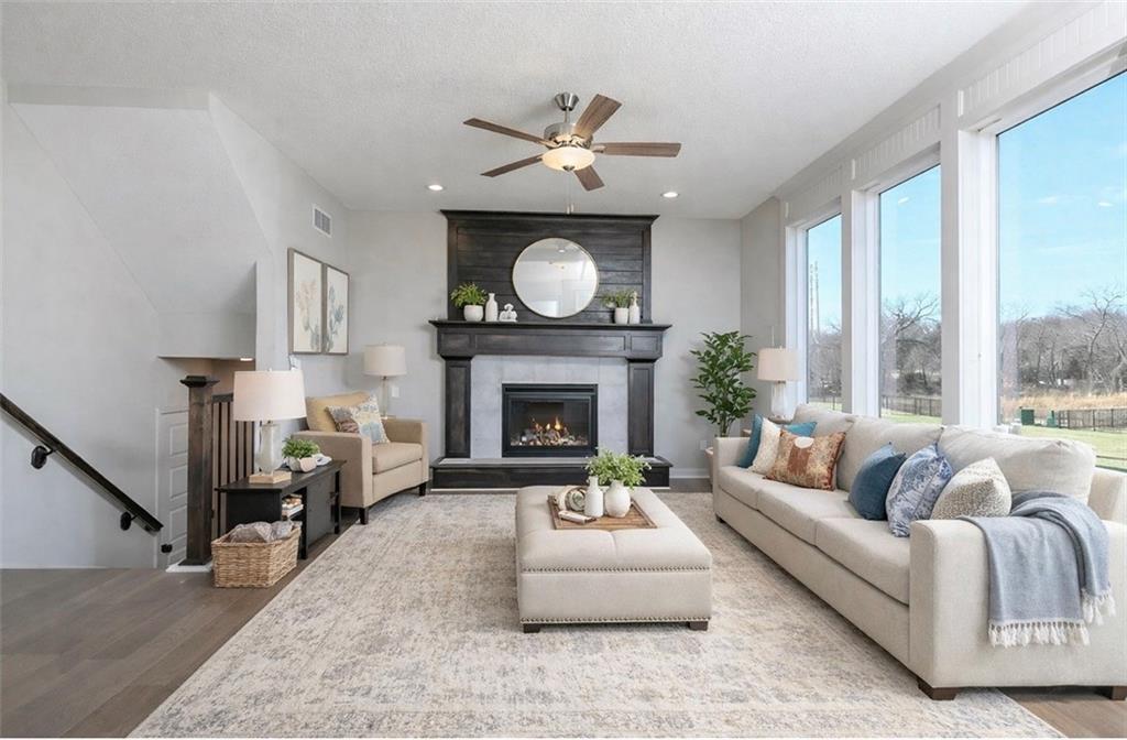 2nd image of 6000 Apache Dr, Shawnee, KS 66226 | MLS# 2637304