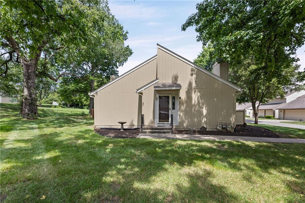 2nd image of 12218 Holmes Ln, Kansas City, MO 64146 | MLS# 2637352