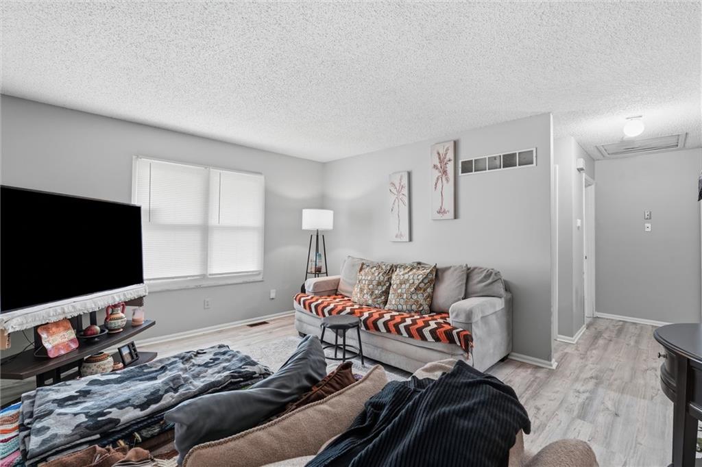 4th image of 2801 Englewood Ter, Independence, MO 64052 | MLS# 2637358