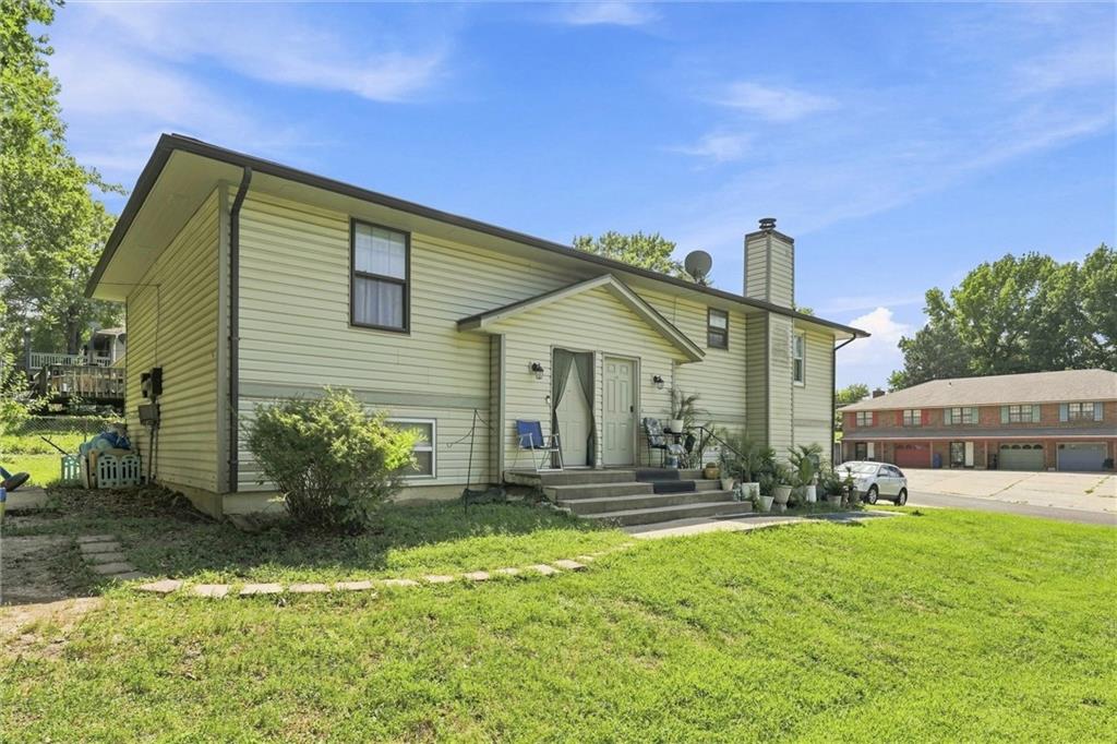 3rd image of 2801 Englewood Ter, Independence, MO 64052 | MLS# 2637358