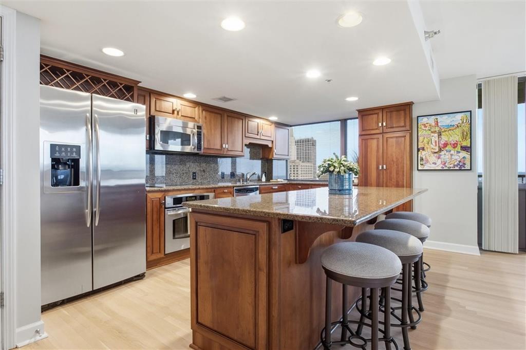 5th image of 600 E Admiral #1408th Blvd, Kansas, MO 64106
