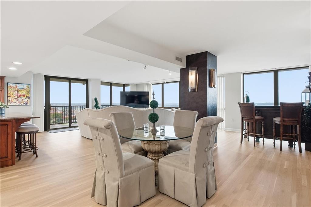 4th image of 600 E Admiral #1408th Blvd, Kansas, MO 64106