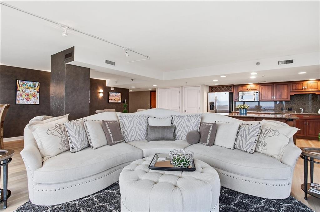 1st image of 600 E Admiral #1408 Blvd #1408, Kansas City, MO 64106 | MLS# 2637364
