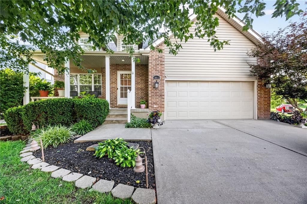 1st image of 10912 N Wallace Ave, Kansas City, MO 64157 | MLS# 2637371