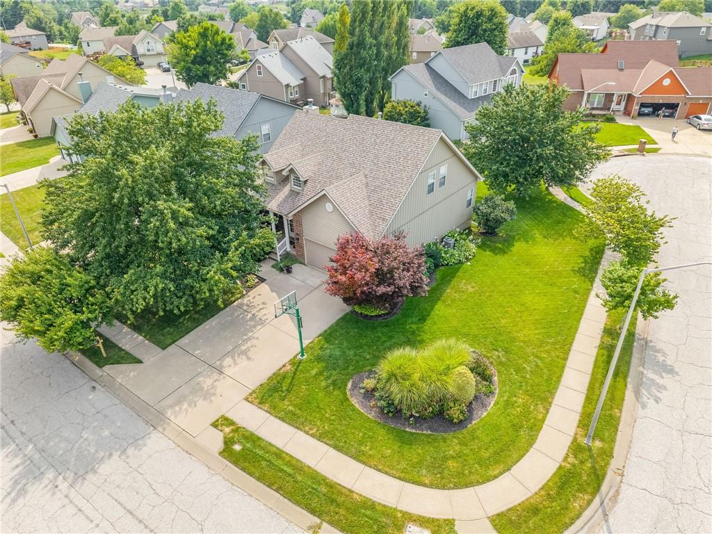 2nd image of 10912 N Wallace Ave, Kansas City, MO 64157 | MLS# 2637371
