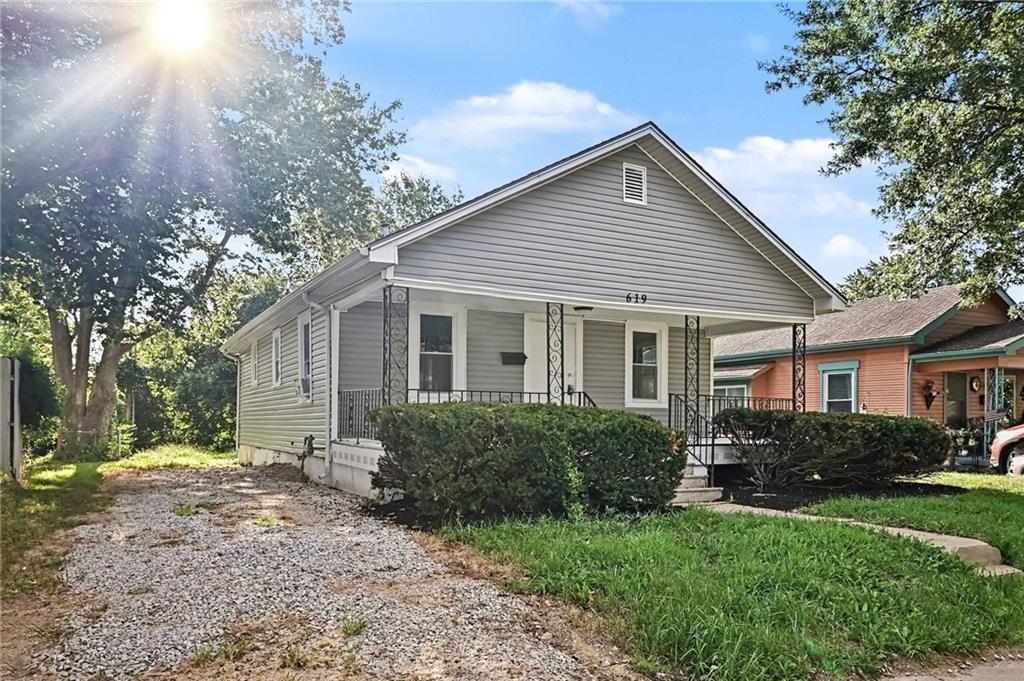 2nd image of 619 S Ash Ave, Independence, MO 64053 | MLS# 2637382