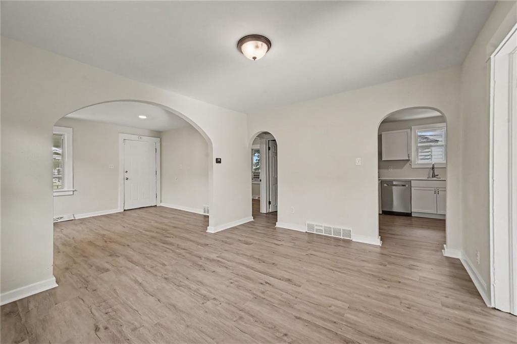 5th image of 619 S Ash Ave, Independence, MO 64053 | MLS# 2637382