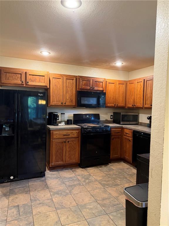 2nd image of 2928 Wayne Ave, Kansas City, MO 64109 | MLS# 2637397