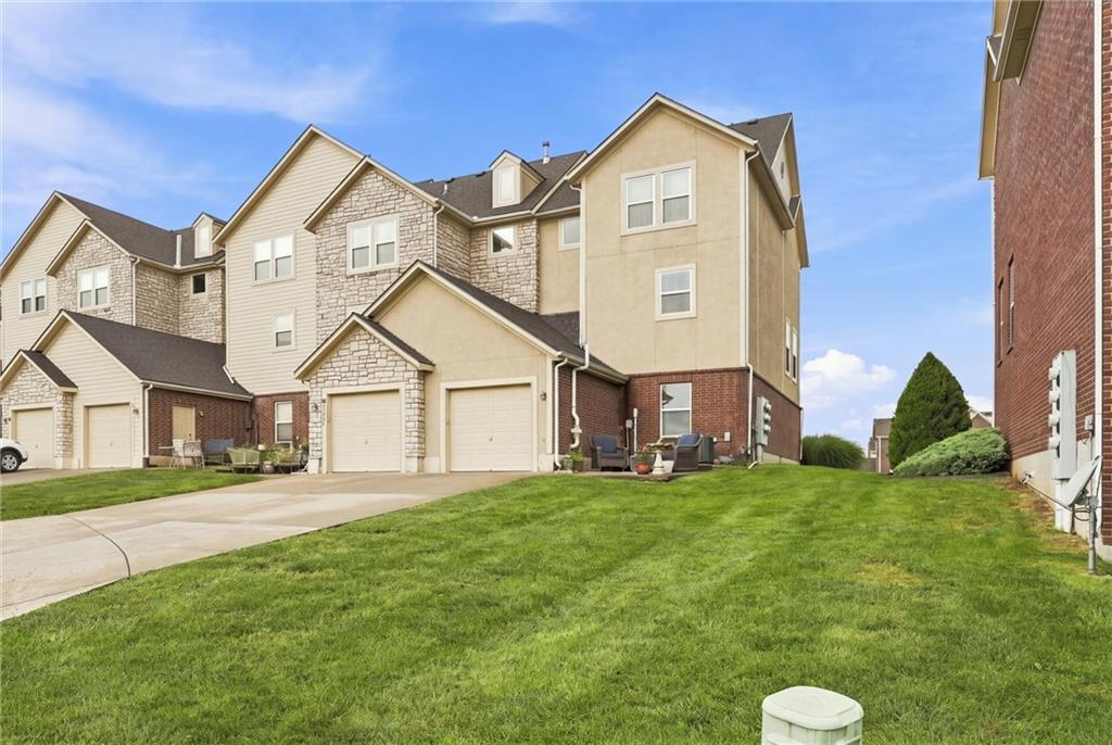 31st image of 12321 S Tallgrass Dr, Olathe, KS 66061 | MLS# 2637435