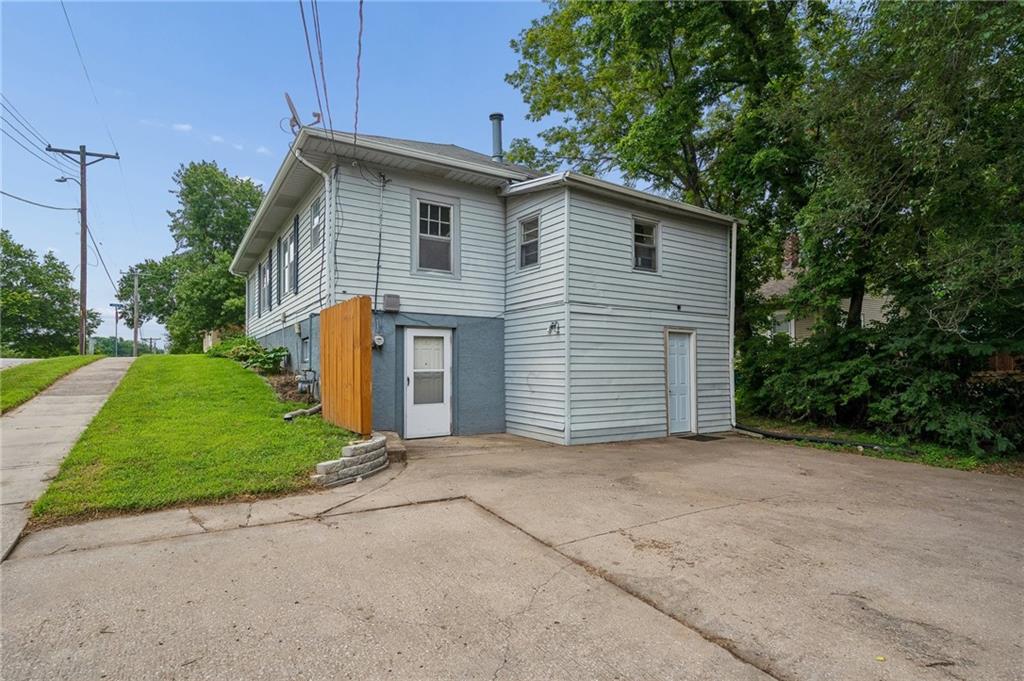 3rd image of 138 High St, Liberty, MO 64068 | MLS# 2637455