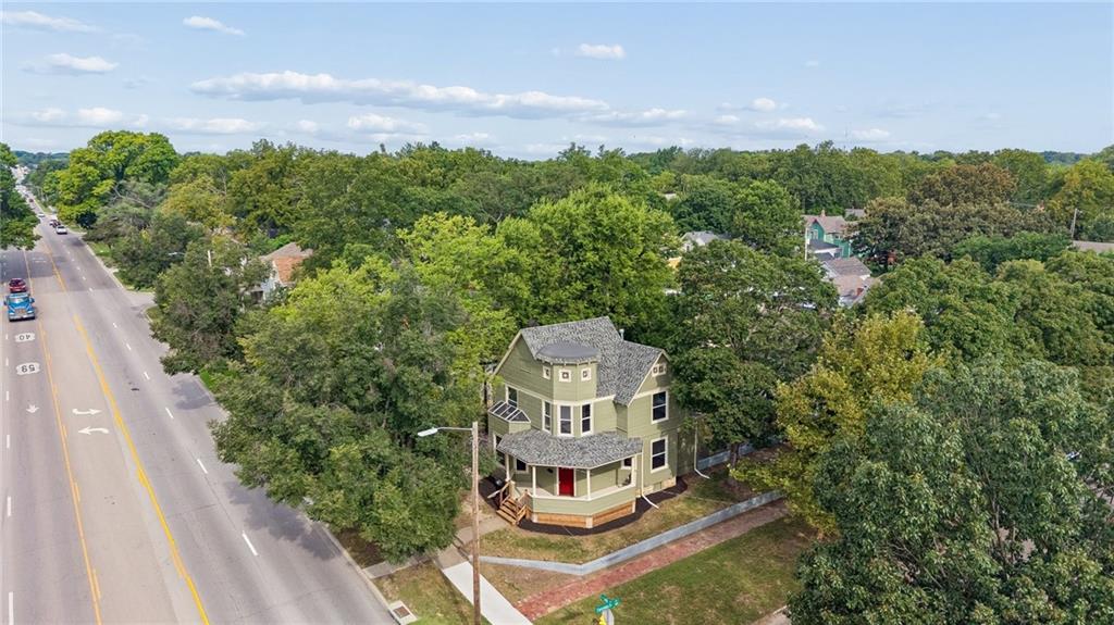 2nd image of 545 Tennessee St, Lawrence, KS 66044 | MLS# 2637468