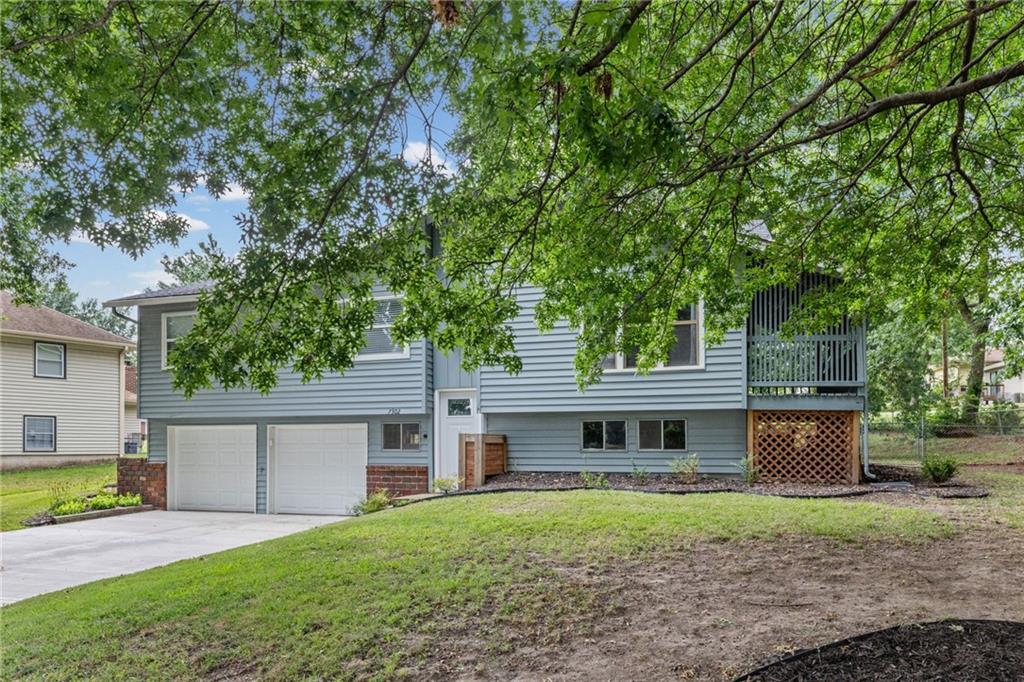 43rd image of 7302 N Woodland Ave, Kansas City, MO 64118 | MLS# 2637516