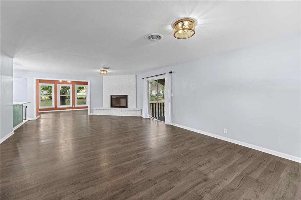 2nd image of 7302 N Woodland Ave, Kansas City, MO 64118 | MLS# 2637516