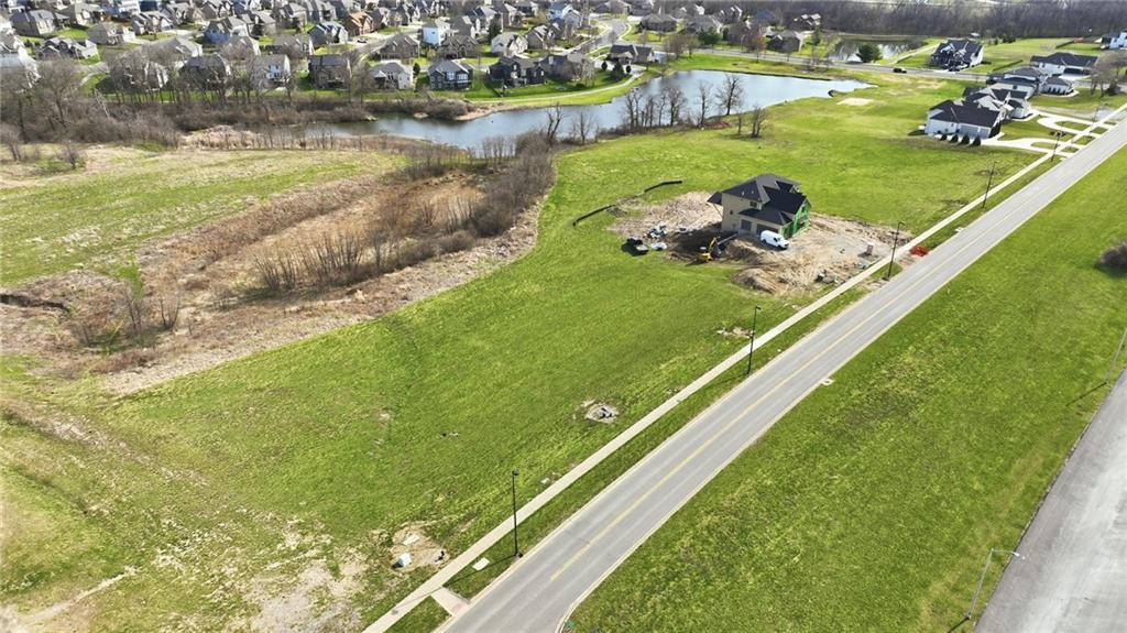 3rd image of 2114 Ne Shoal Creek Pkwy, Kansas City, MO 64155 | MLS# 2637520
