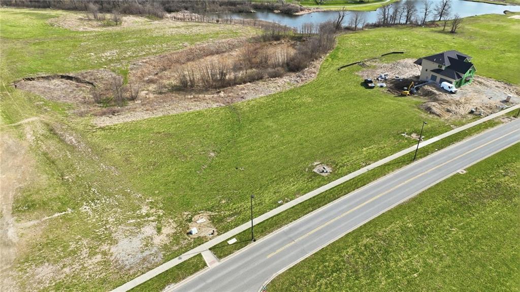 2nd image of 2114 Ne Shoal Creek Pkwy, Kansas City, MO 64155 | MLS# 2637520