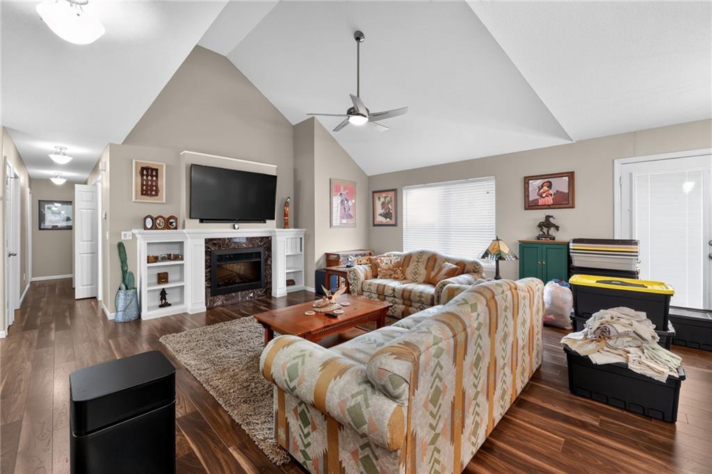 4th image of 512 E Cheyenne St, Gardner, KS 66030 | MLS# 2637569