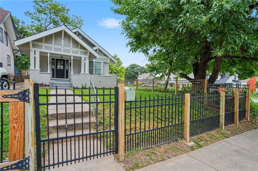 2nd image of 4002 S Benton Ave, Kansas City, MO 64130 | MLS# 2637573