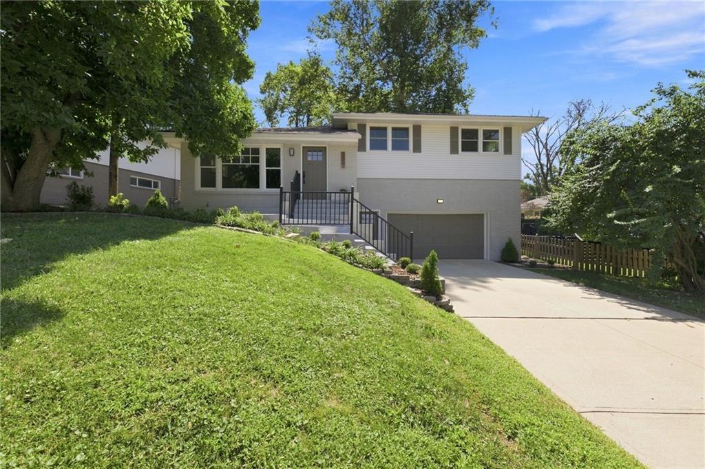 1st image of 5657 W 50Th St, Roeland Park, KS 66202 | MLS# 2637582