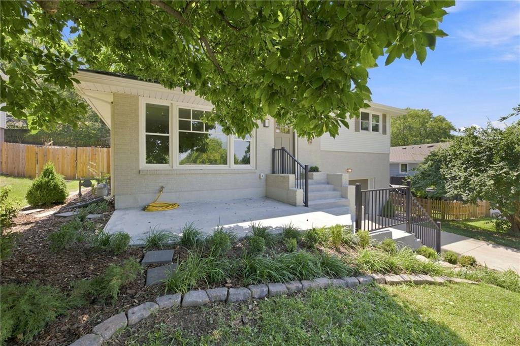 2nd image of 5657 W 50Th St, Roeland Park, KS 66202 | MLS# 2637582