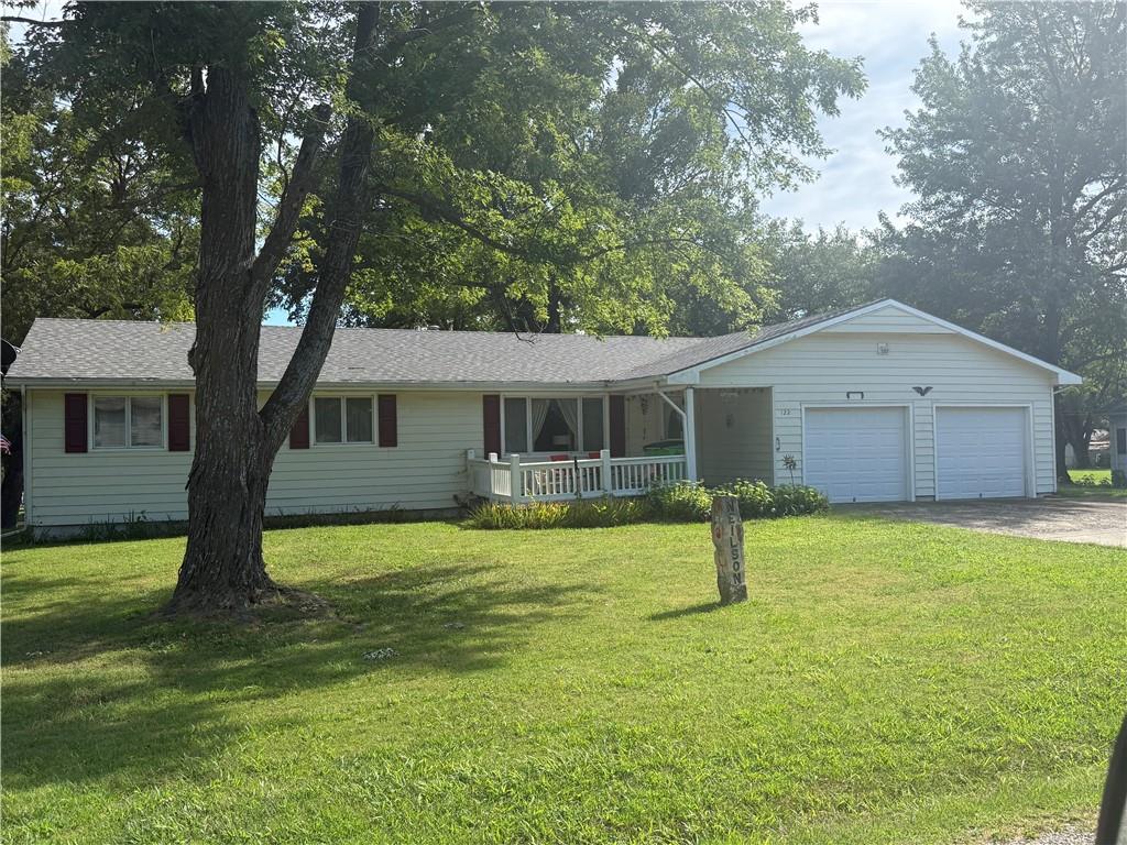 1st image of 122 E Second St, Pomona, KS 66076 | MLS# 2637637