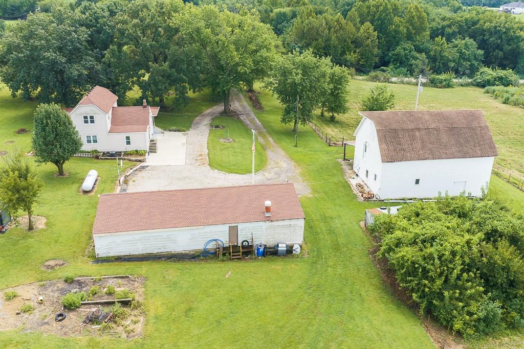 3rd image of 18500 Hollingsworth Rd, Tonganoxie, KS 66086 | MLS# 2637676