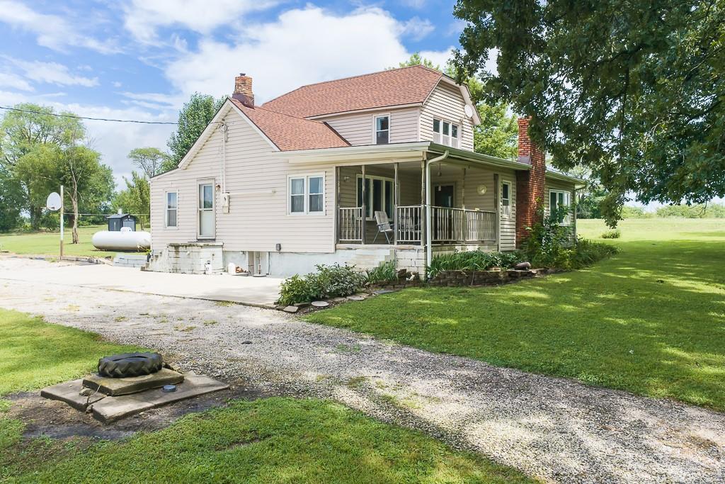 1st image of 18500 Hollingsworth Rd, Tonganoxie, KS 66086 | MLS# 2637676