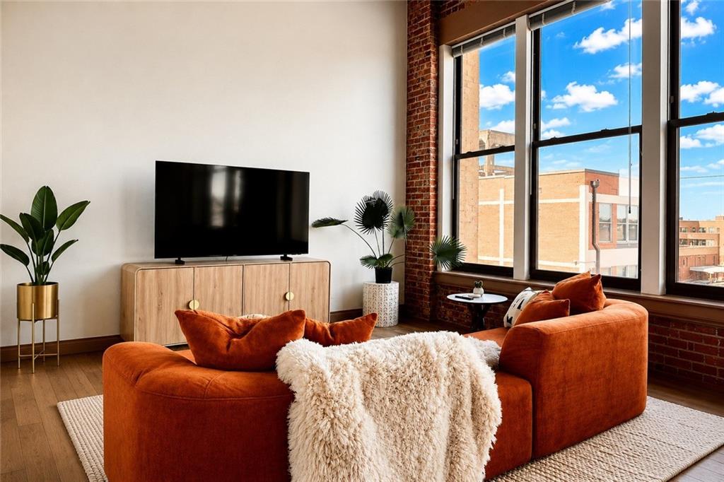 35th image of 308 W 8th St #418, Kansas City, MO 64105 | MLS# 2637694