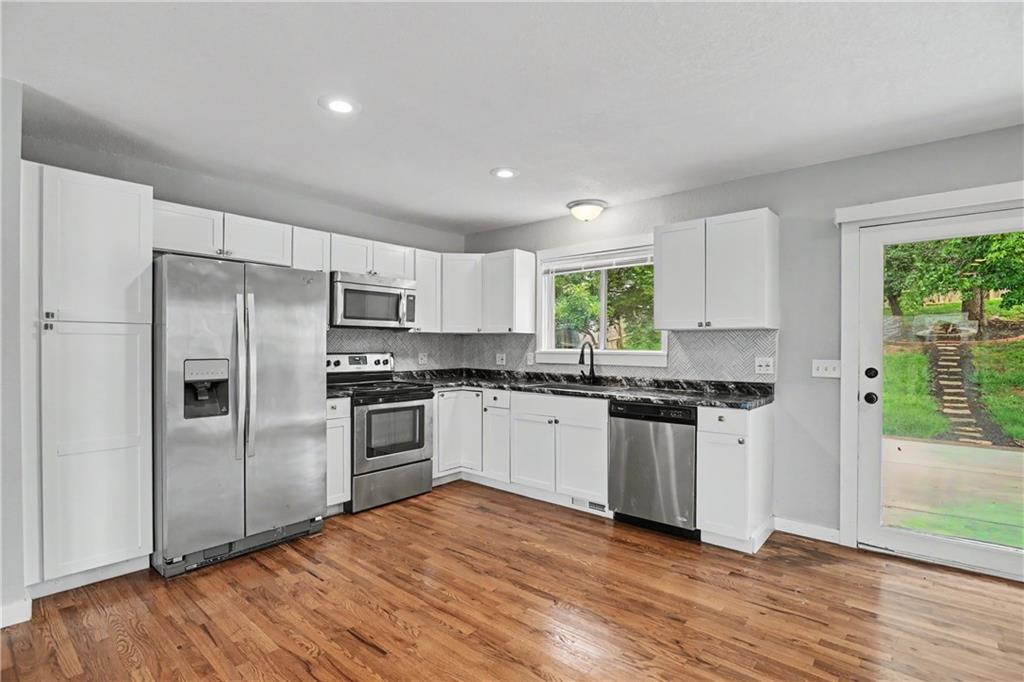 4th image of 16114 E 41St St, Independence, MO 64055 | MLS# 2637707