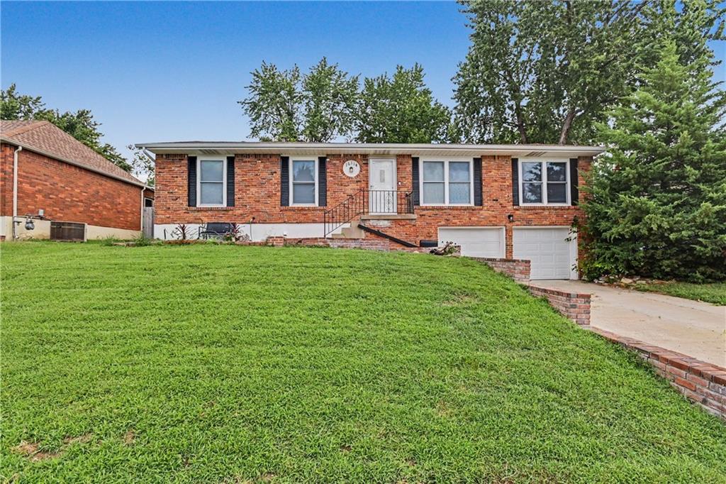 1st image of 16114 E 41st St, Independence, MO 64055 | MLS# 2637707