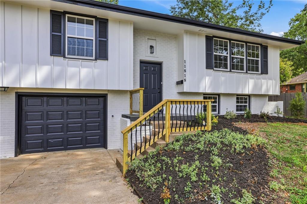 2nd image of 11818 E 62nd Ter, Kansas City, MO 64133 | MLS# 2637708