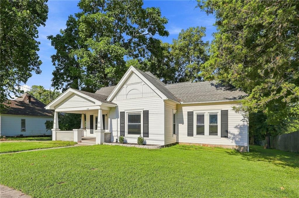 1st image of 810 N Holden St, Warrensburg, MO 64093 | MLS# 2637721