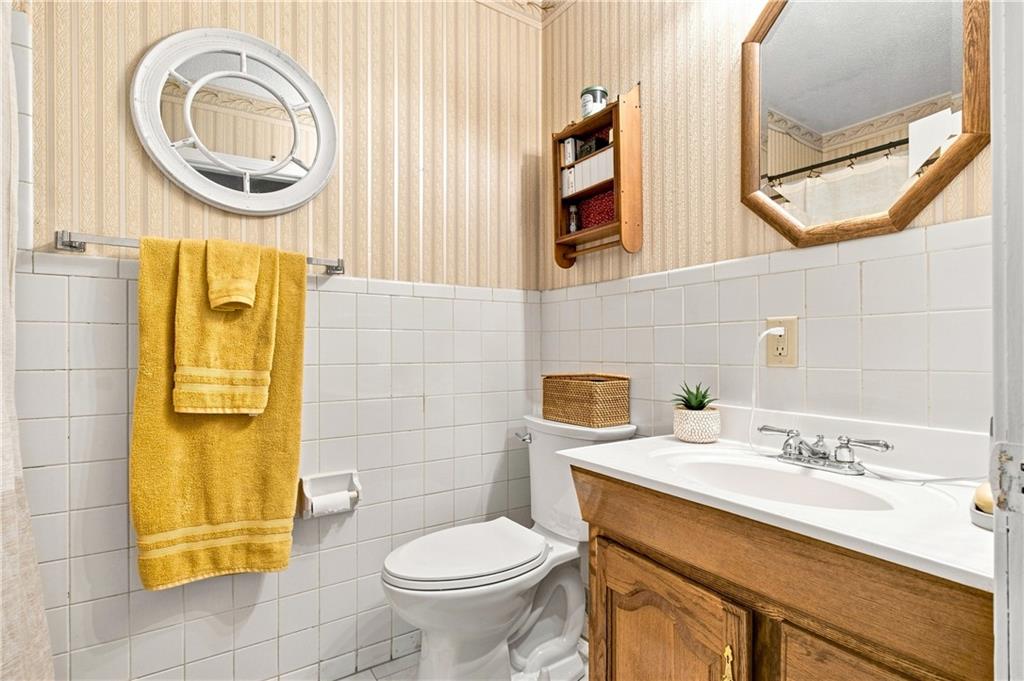 3rd image of 143 Se 125 Rd, Warrensburg, MO 64093 | MLS# 2637732