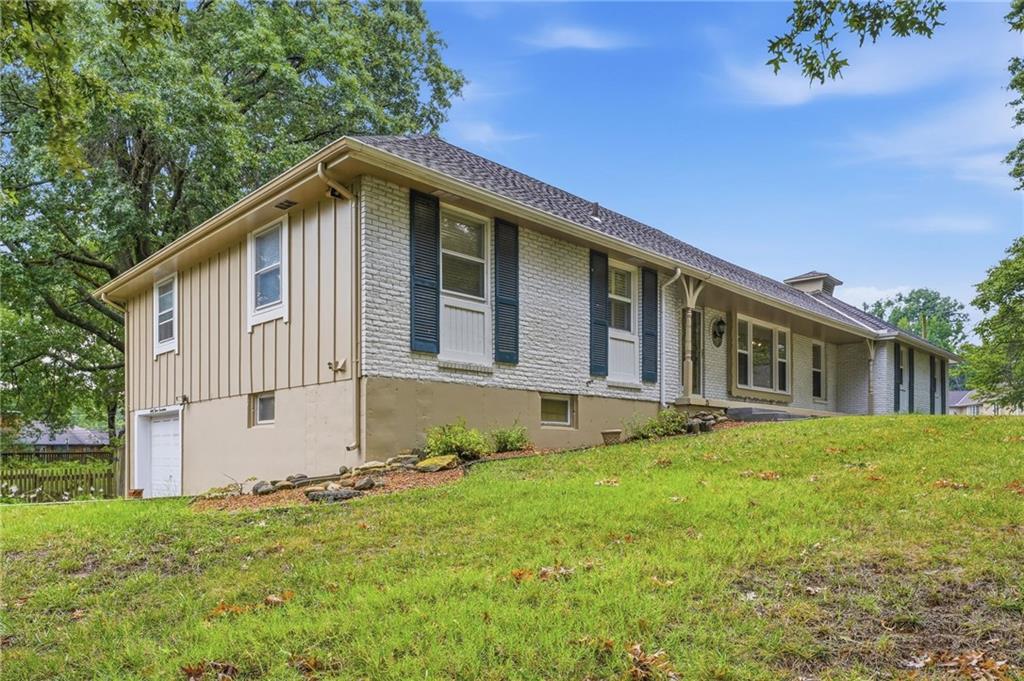 3rd image of 6317 Sterling Ave, Raytown, MO 64133 | MLS# 2637741