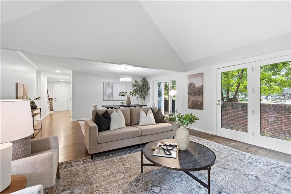 2nd image of 5204 W 112th St, Leawood, KS 66211 | MLS# 2637778
