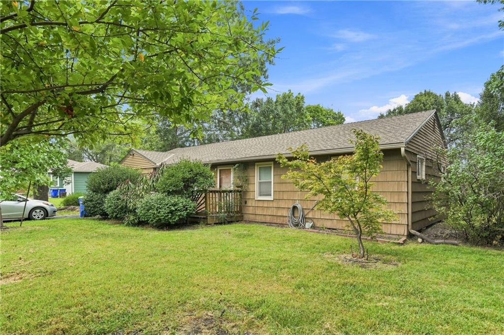 1st image of 142 W Shawnee St, Gardner, KS 66030 | MLS# 2637779