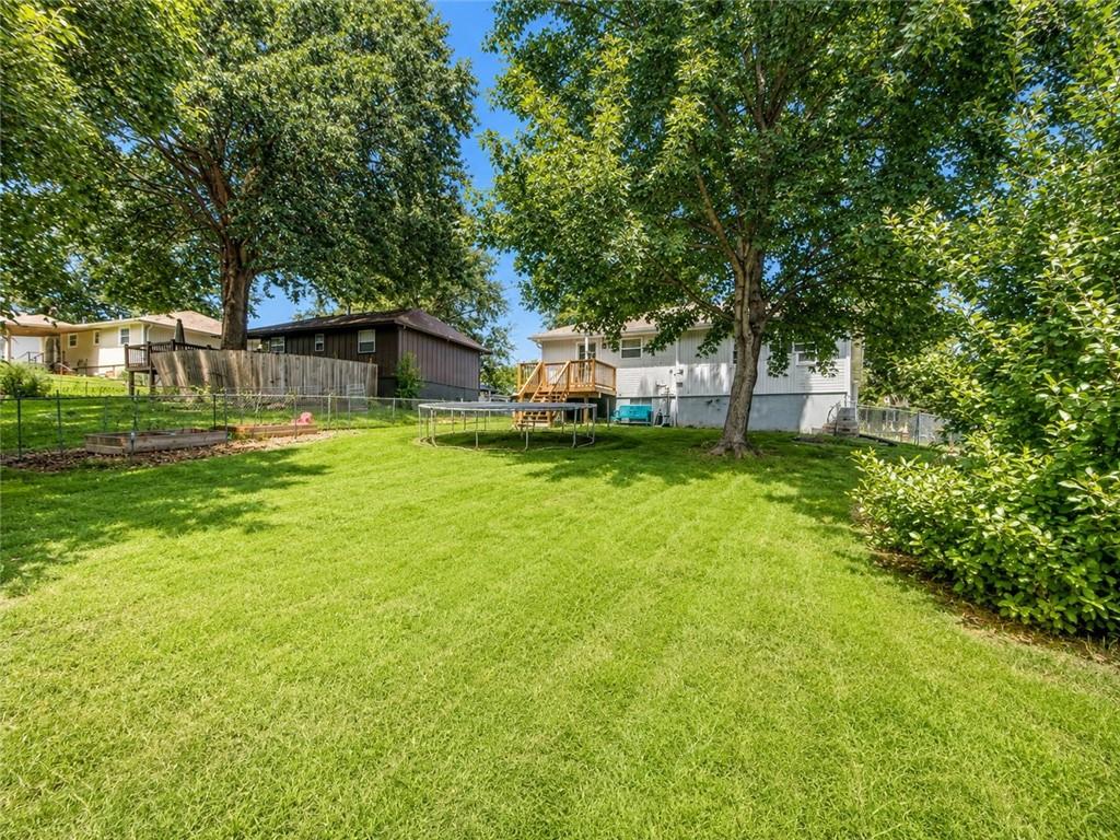 16th image of 1209 Nw Golfview Dr, Grain Valley, MO 64029 | MLS# 2637808