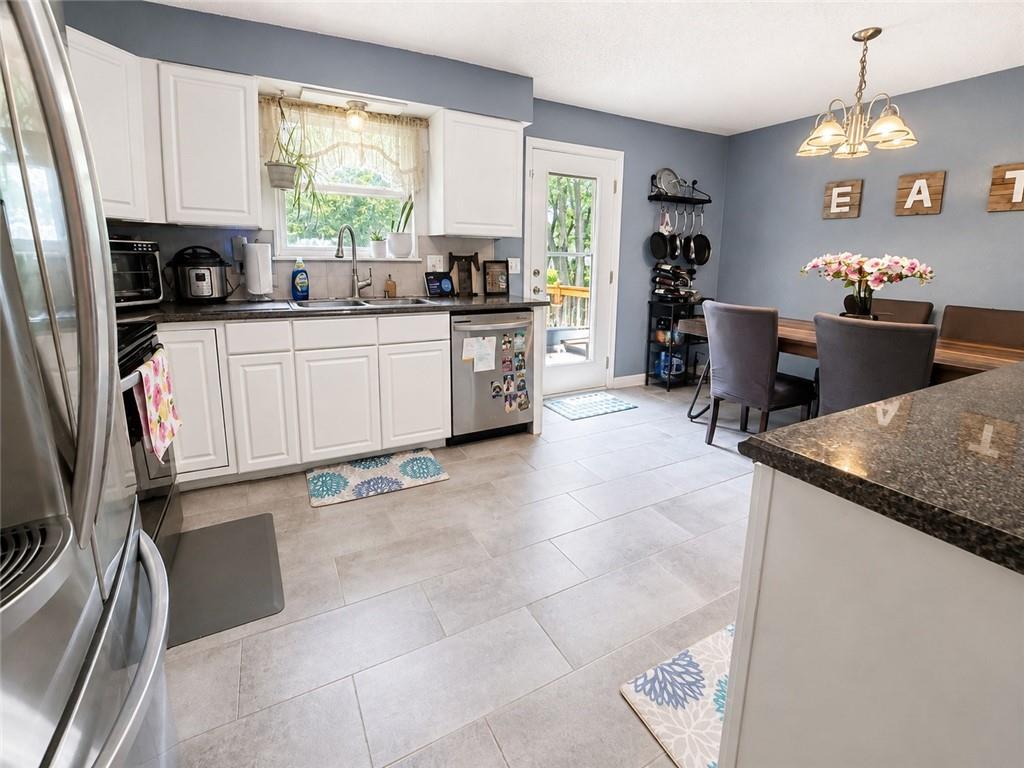 5th image of 1209 Nw Golfview Dr, Grain Valley, MO 64029 | MLS# 2637808
