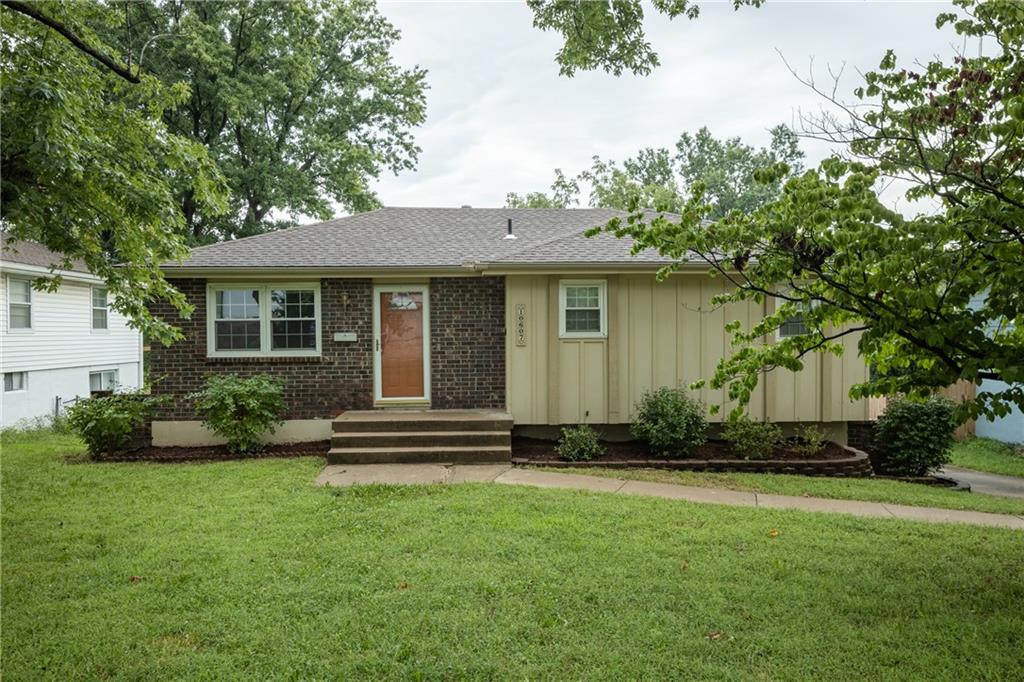2nd image of 10607 Bellefontaine Ave, Kansas City, MO 64137 | MLS# 2637810