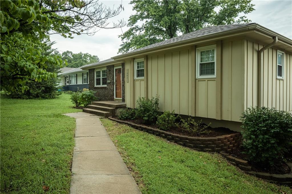 1st image of 10607 Bellefontaine Ave, Kansas City, MO 64137 | MLS# 2637810