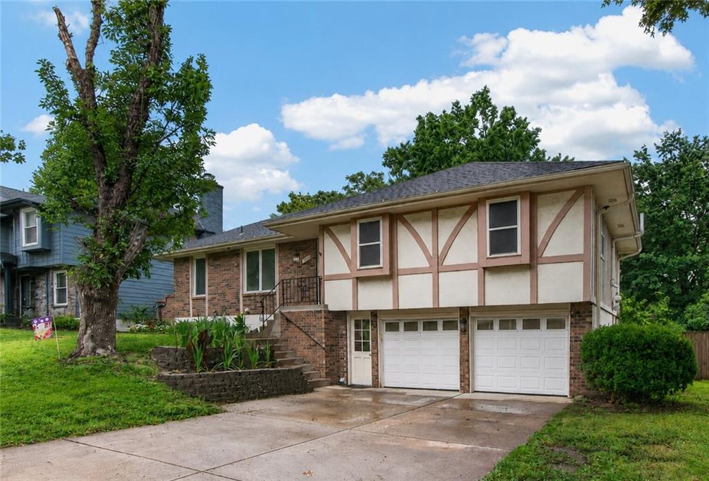 1st image of 3523 Ne Stanton St, Lees Summit, MO 64064 | MLS# 2637814