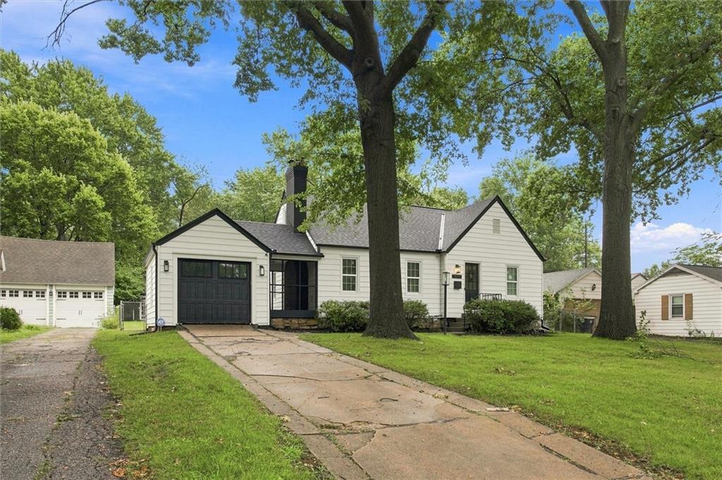 2nd image of 8439 Ward Parkway Plz, Kansas City, MO 64114 | MLS# 2637823