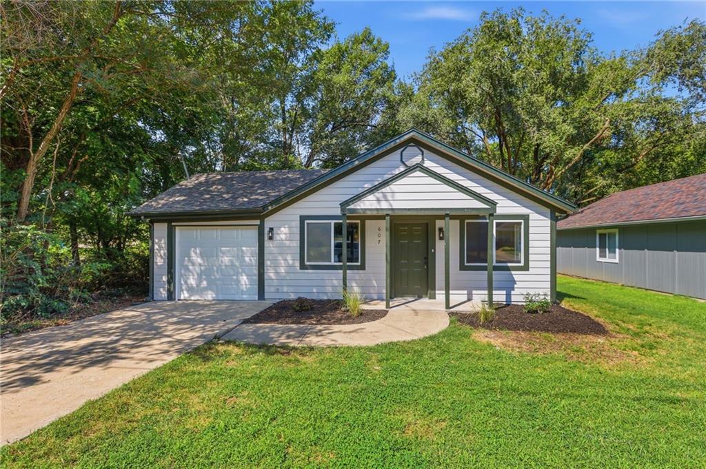 1st image of 607 N Chestnut St, Olathe, KS 66061 | MLS# 2637874