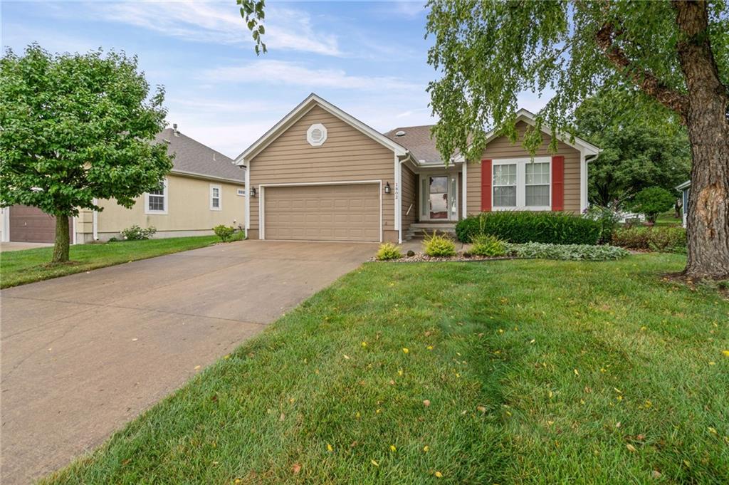 3rd image of 1802 Meadowlark Ct, Raymore, MO 64083 | MLS# 2637875