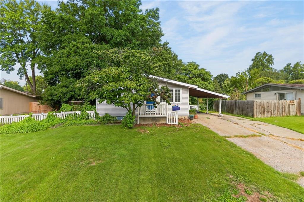 2nd image of 5902 N Garfield Ave, Kansas City, MO 64118 | MLS# 2637891