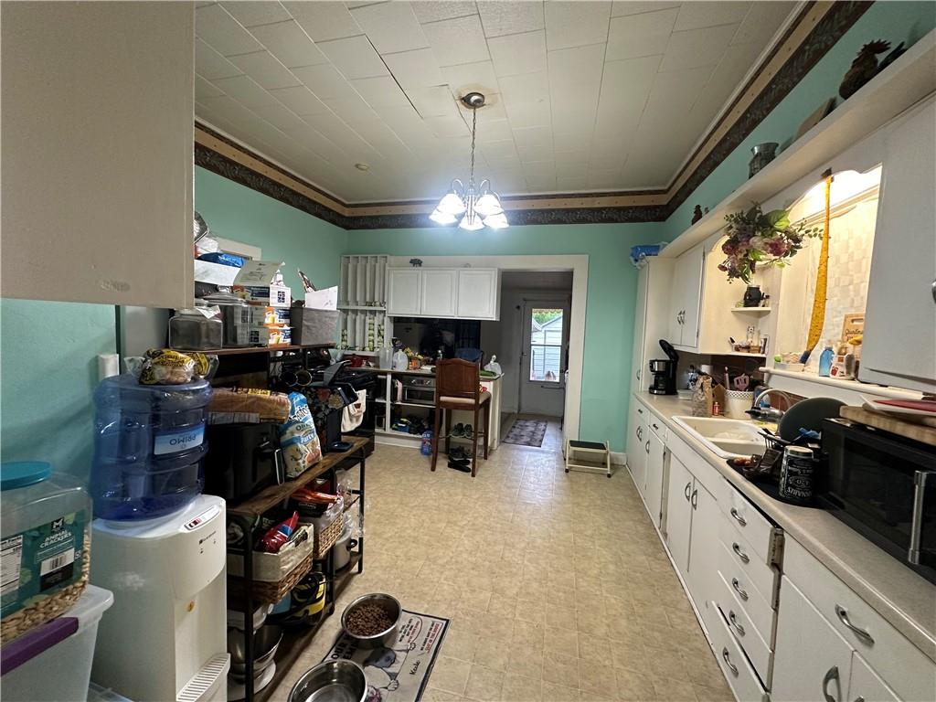 4th image of 406 W Poulin St, Saint Joseph, MO 64501 | MLS# 2637895