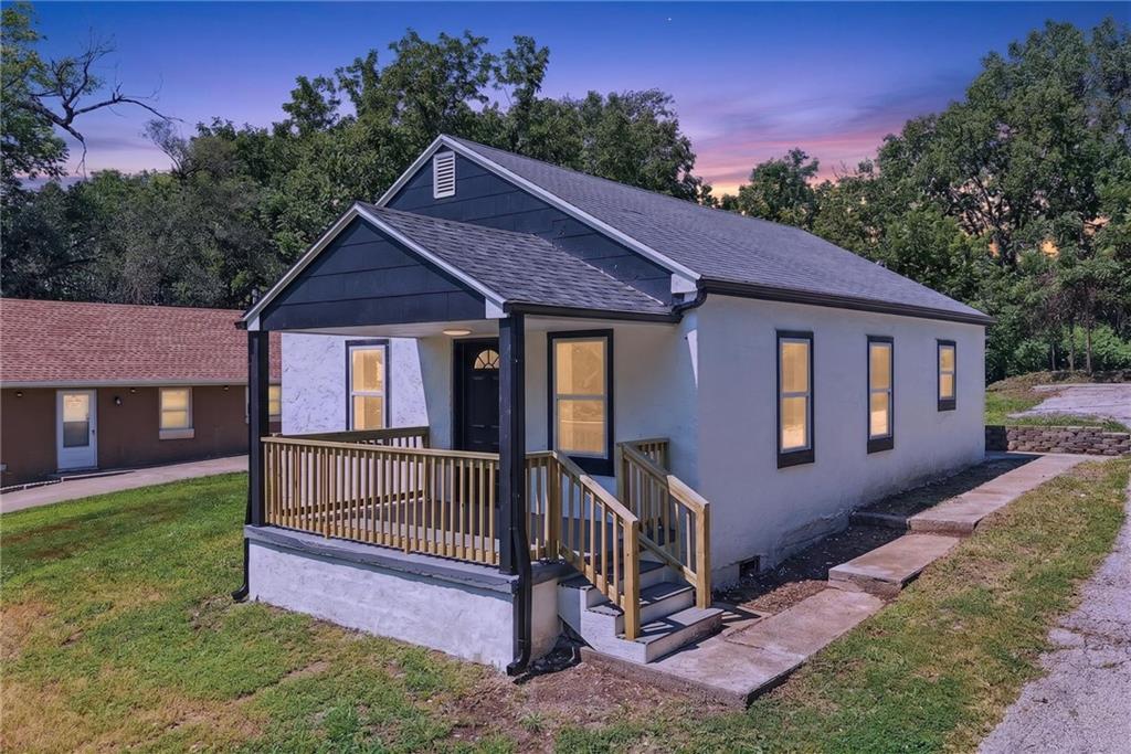 2nd image of 2904 Ne Parvin Rd, Kansas City, MO 64117 | MLS# 2637897