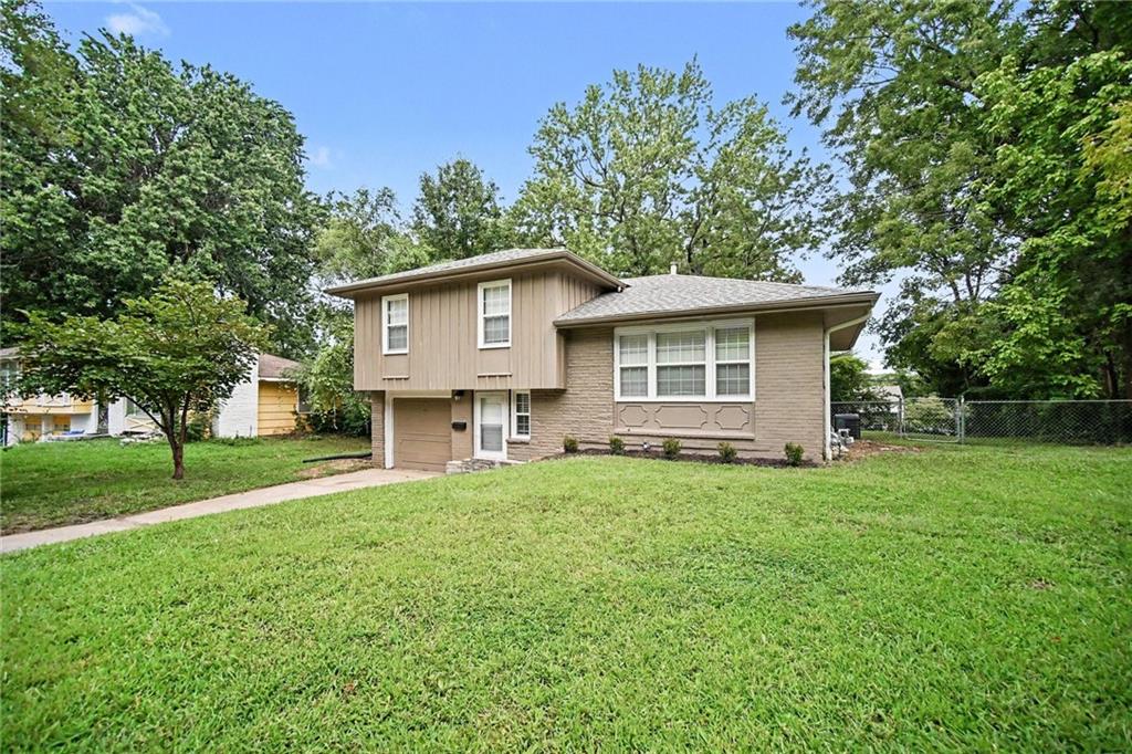 2nd image of 6002 E 96th Ter, Kansas City, MO 64134 | MLS# 2637923